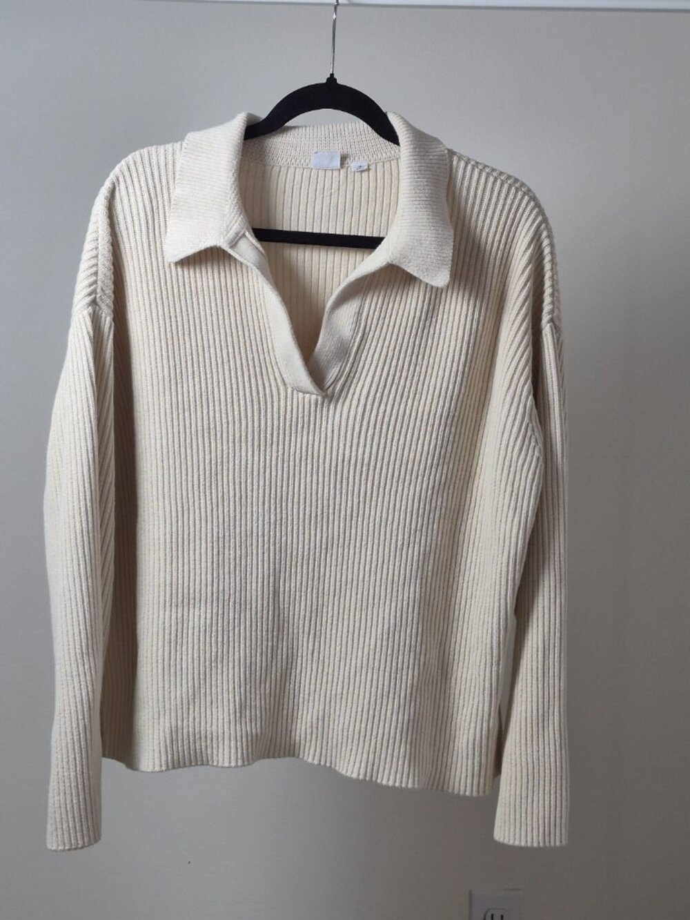GAP Polo Sweater Womens M 100% Cotton Ribbed Collared V Neck Long Sleeve